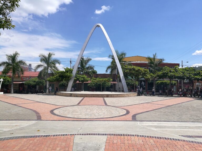 Parque Principal Anapoima - Image 02