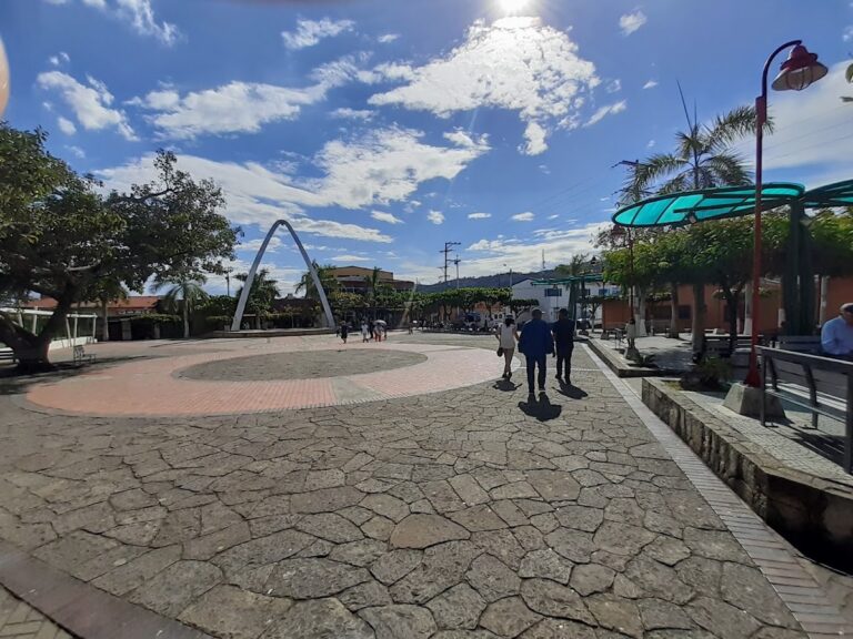 Parque Principal Anapoima - Image 03
