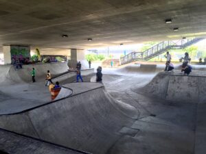 Skatepark Del Puente De La 4 Sur - Image 01
