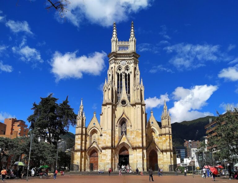 Plaza de Lourdes - Image 01