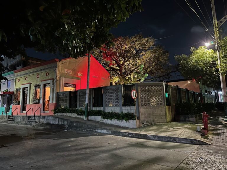 La Esquina de Abajo - Image 01