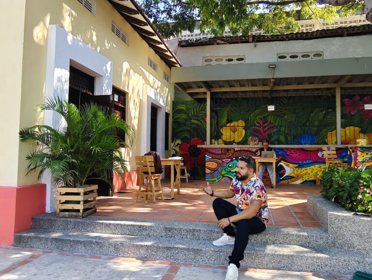 La Esquina de Abajo - Image 02