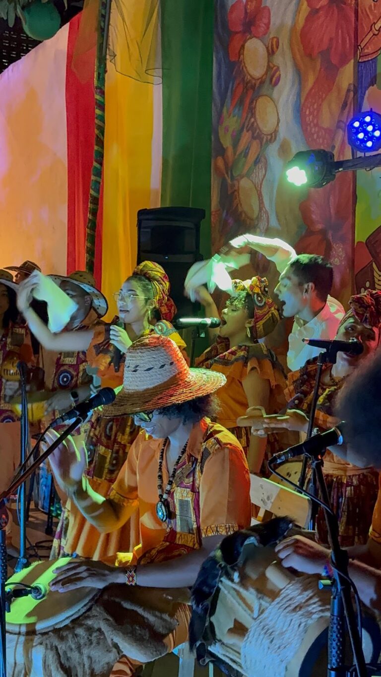 La Esquina de Abajo - Image 04