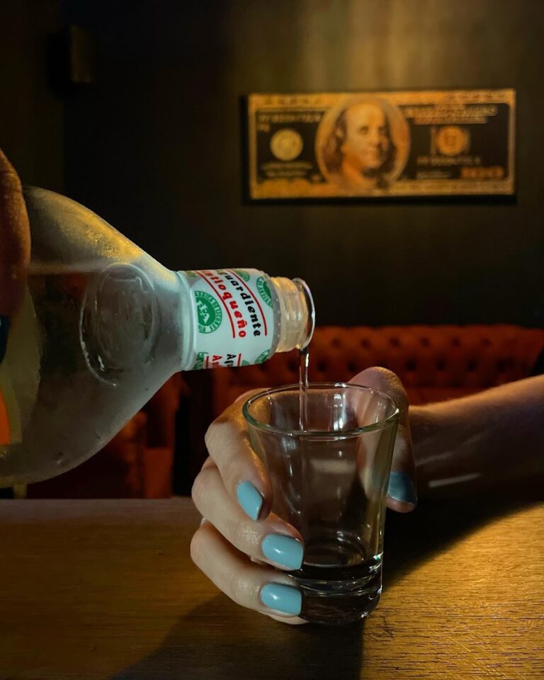 Random Bar - Image 03