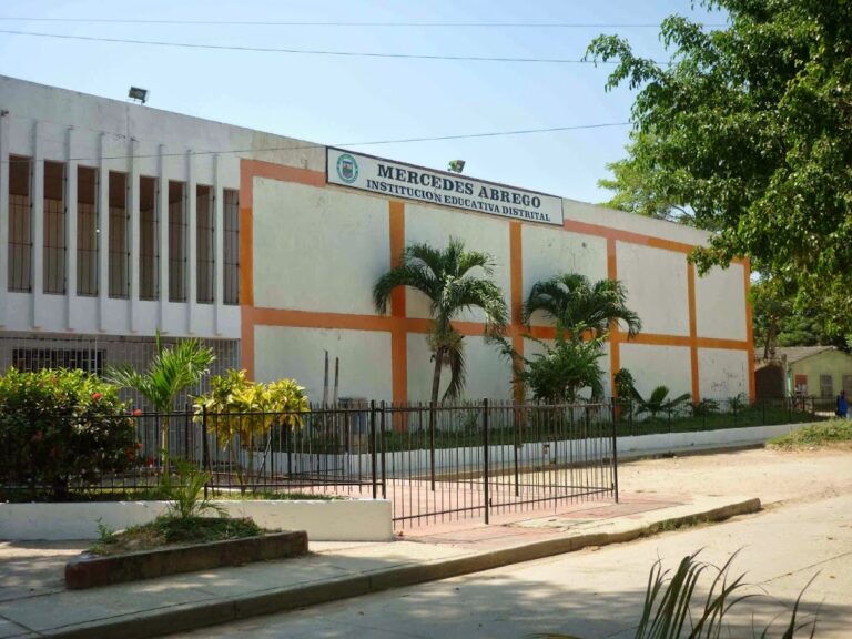 Institución Educativa Mercedes Ábrego ‒ Sede Principal - Image 01