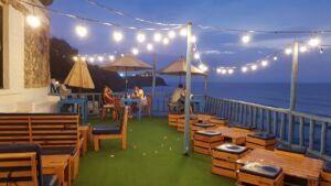 Mahalo beach club - Image 01