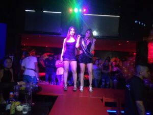 Bar Cosmopolitan - Image 01