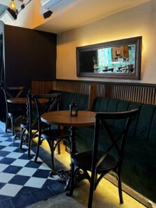 El Confesionario Gastrobar - Image 01