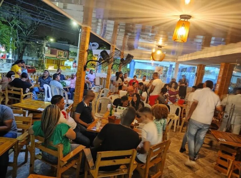 Plaza Corona Gastrobar - Image 04