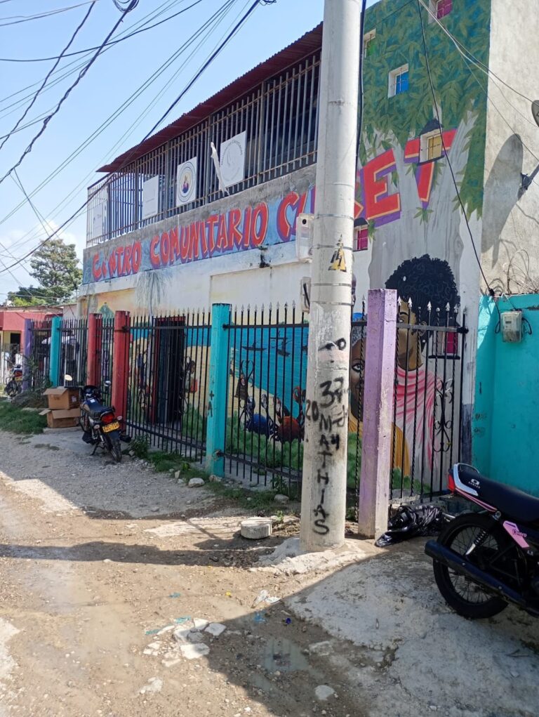 Centro comunitario Claret - Image 01